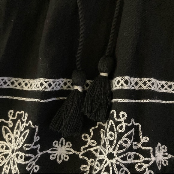 Anthropologie black embroidered ruffle sleeveless top - Picture 10 of 16